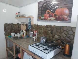 Гостевой дом Спортлото-82 Коктебель Четырехместный номер с ванной комнатой-6