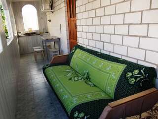 Гостевой дом Спортлото-82 Коктебель Четырехместный номер с балконом-4