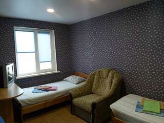 Гостевой дом Спортлото-82 Коктебель Четырехместный номер с балконом-11